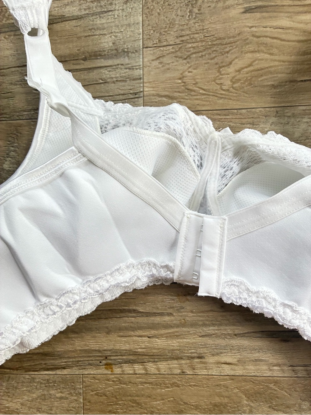Playtex Lace 18 Hour Comfort Wirefree Bra - Picture 10 of 10